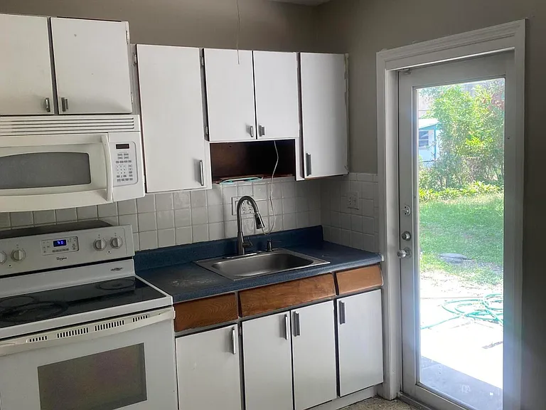 917 S Ridge St — Photo 8