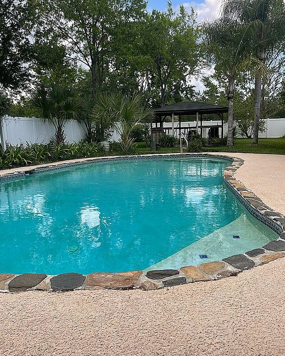 1st image of 8426 Spencers Trace Ct