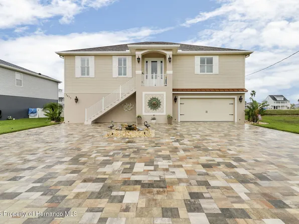 3455 Triggerfish Dr, Hernando Beach, FL 34607