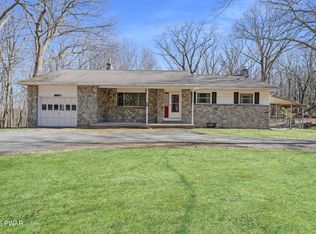 112 Sawkill Meadow Ln, Milford, PA 18337