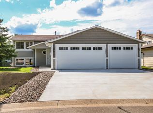 13454 Glenhurst Ave S, Savage, MN 55378