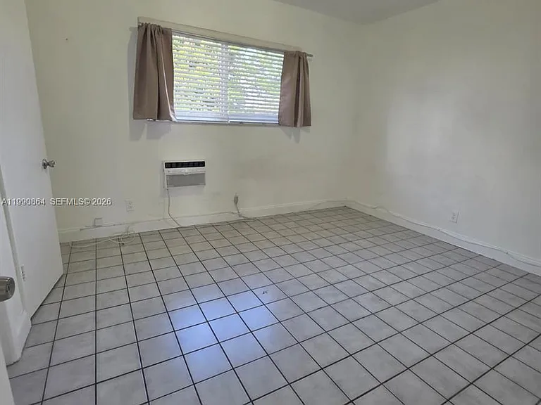 7155 Rue Notre Dame #9 — Photo 12