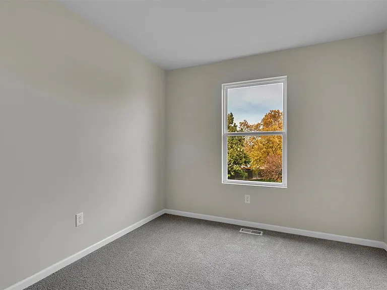 2706 S Cypress St — Photo 15