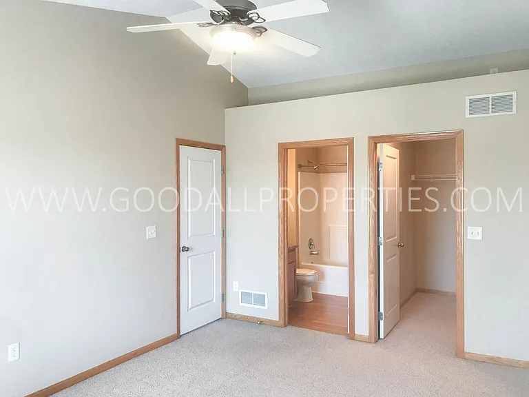 15305 Townsend Ave — Photo 9