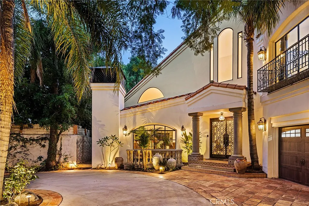 5 bed, 4784 sqft, $17,000 — Photo 3