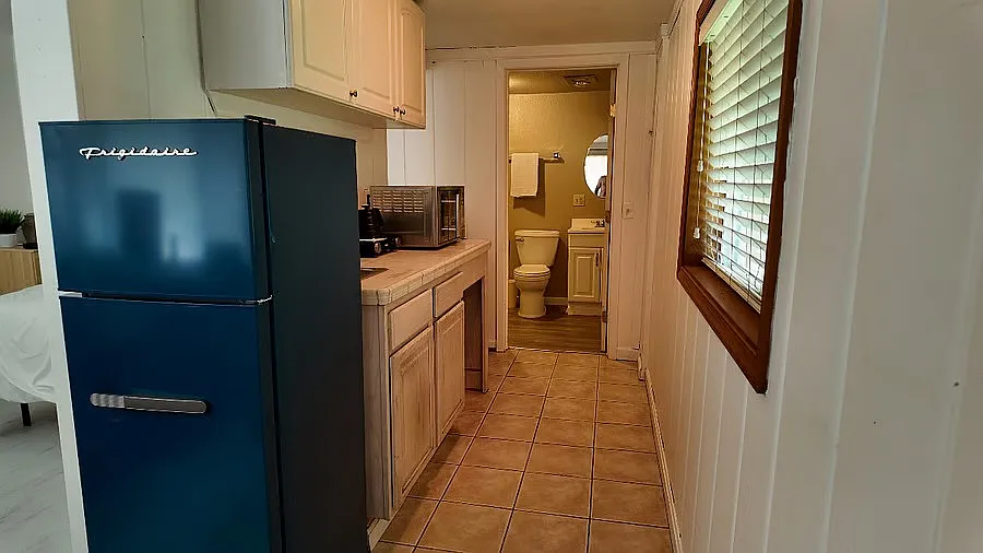 Quad-plex in Dunsmuir with W/S/G/E included! — Photo 4