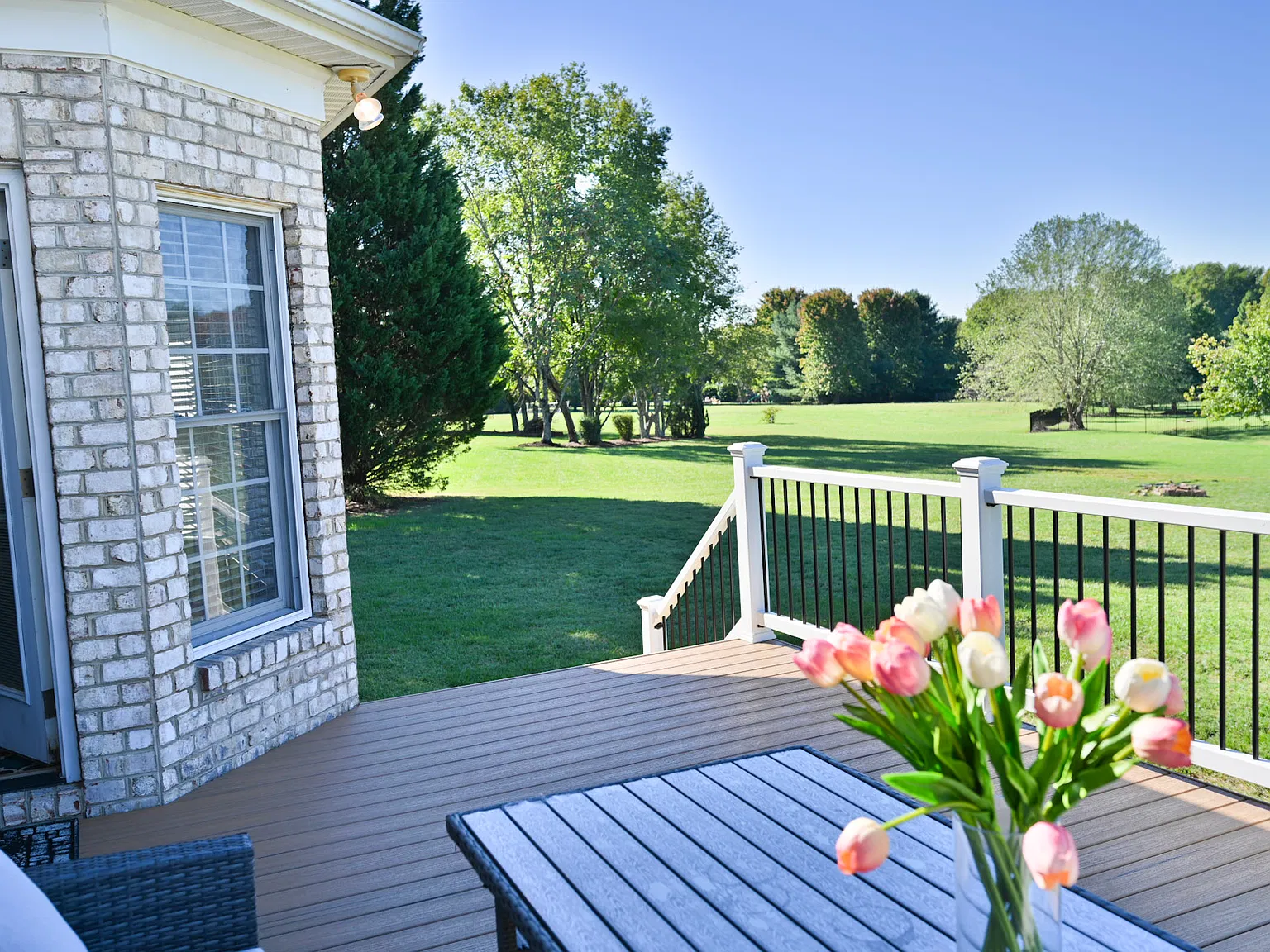 5 bed, 4100 sqft, $6,000 — Photo 2