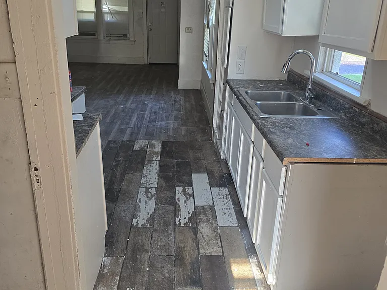 2315 N Ellis St — Photo 4