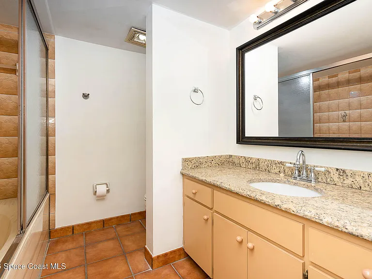 1911 Cashew Courtway — Photo 25