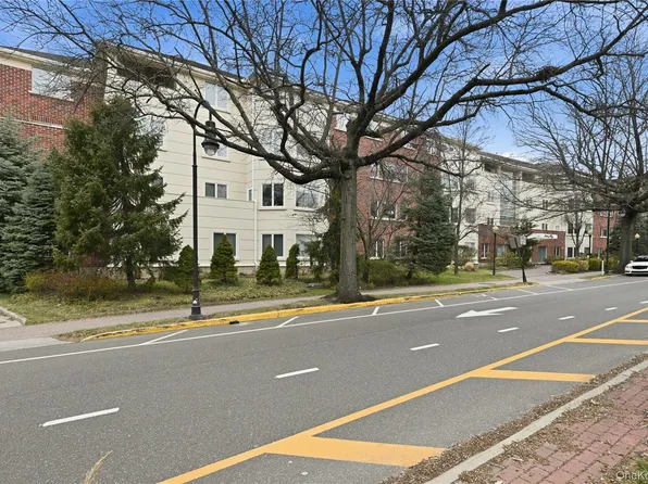 171 Great Neck Road #3H, Great Neck, NY 11021