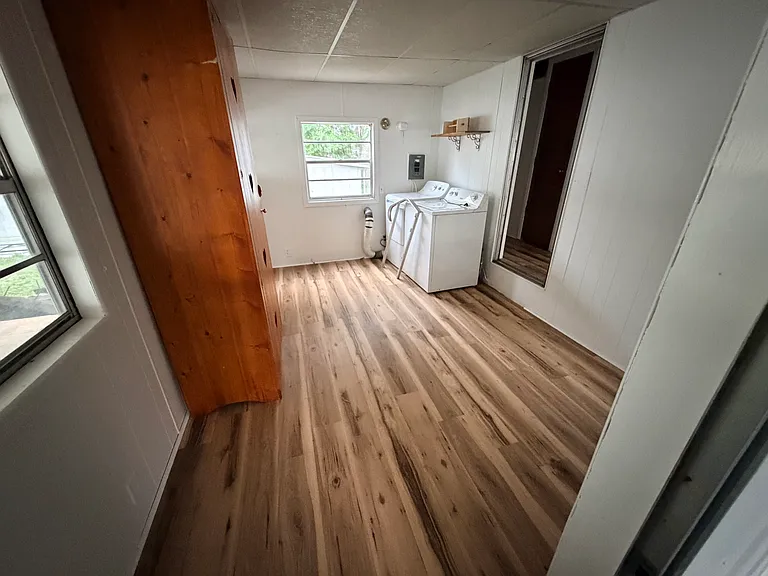 4832 Cottage St — Photo 13