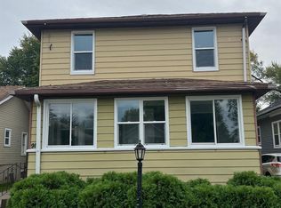 912 Field St, Hammond, IN 46320