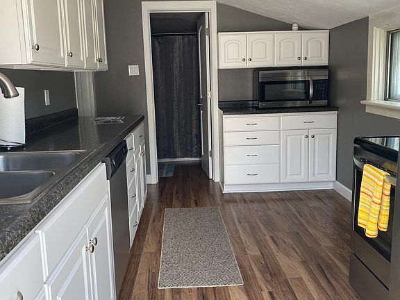 3rd image of 1205 W 6th St