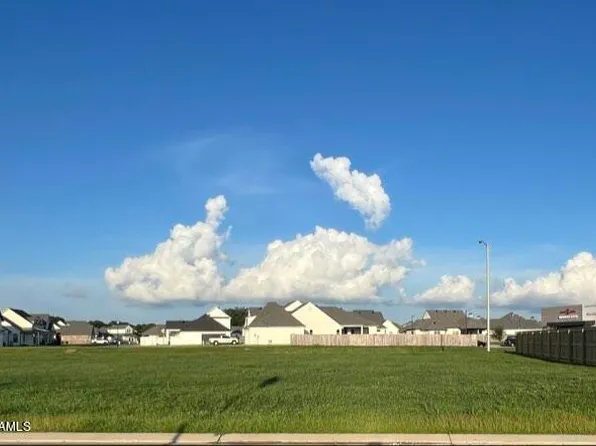 111 Travelers Palm Way, Broussard, LA 70518