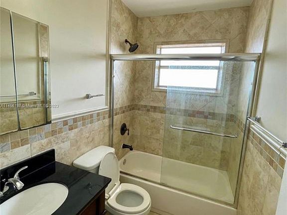 5th image of 7505 SW 82nd St