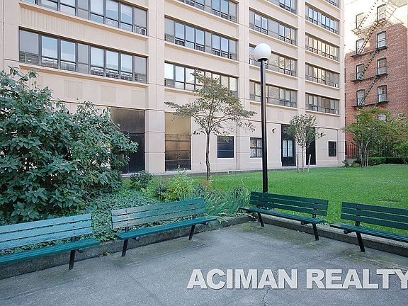 3rd image of 301 W 110th St APT 8W