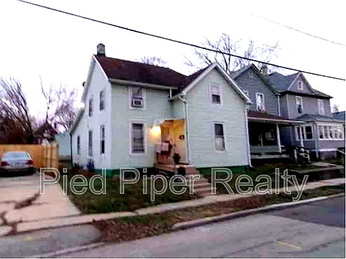 315 W Clark St Photo 1