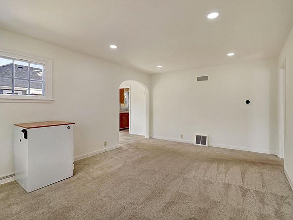 2nd image of 1222 Melvin AVENUE