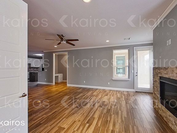 5th image of 7907 Zoe Dr