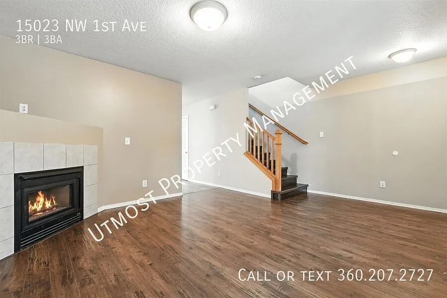 3BD home with den in Fabulous location in Felida — Photo 2