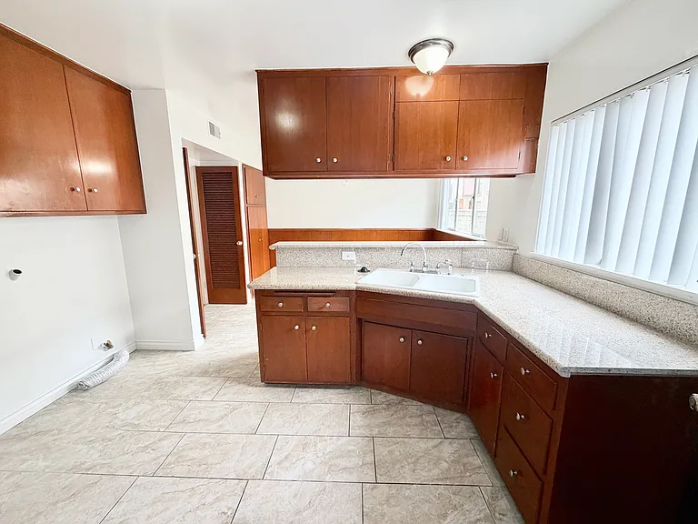 800 Arcadia Ave — Photo 16