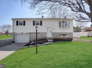 2506 Willapa Dr, Dover, PA 17315