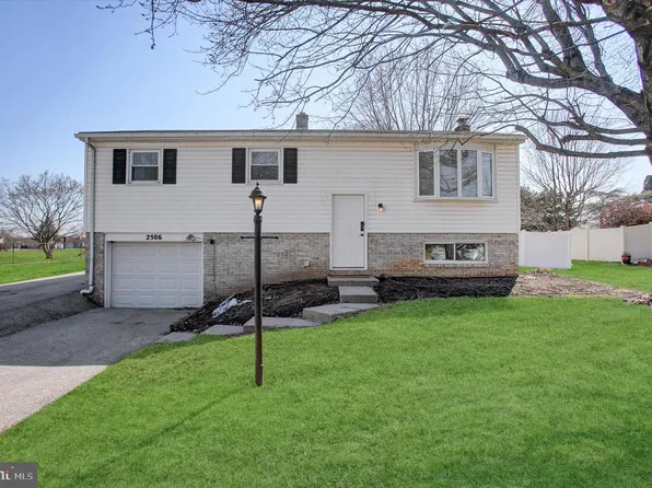 2506 Willapa Dr, Dover, PA 17315