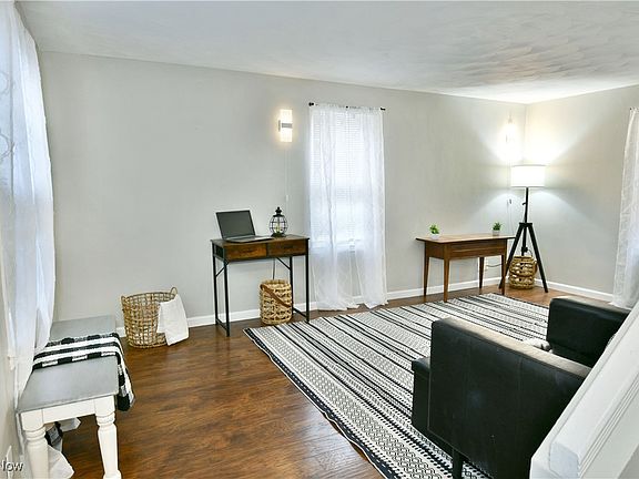 3rd image of 3650 Cascade Dr