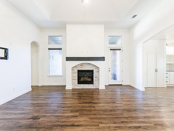 5th image of 6948 103rd St