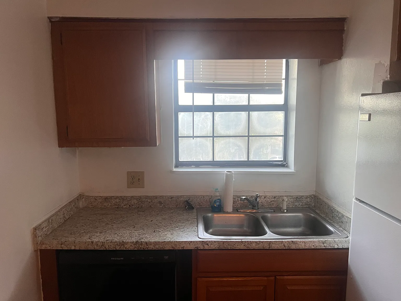 2 bed, 1.5 bath, 1024 sqft, $1,200 — Photo 3