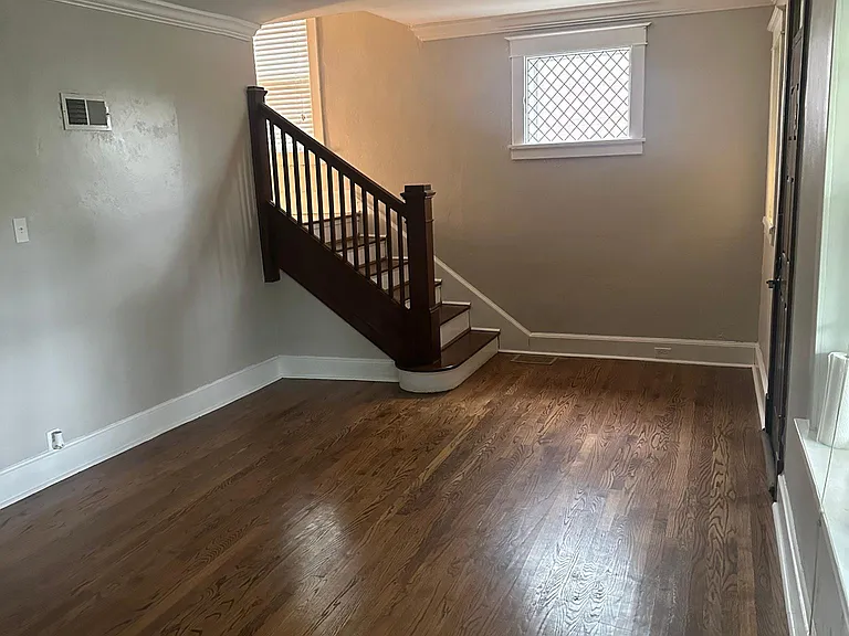 7254 Lindell Blvd — Photo 3
