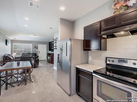 5th image of 7647 Palomino Ct
