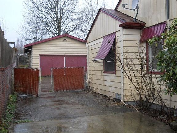 3rd image of 13513 37th Ave S