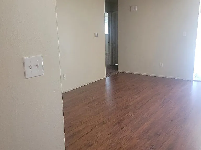 1602 W Rumble Rd — Photo 1