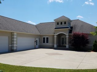 1 Coronado Dr, Jackson, MI