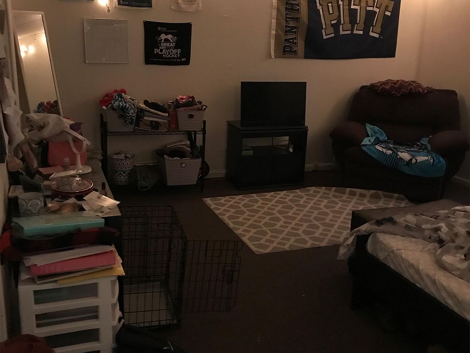 Large Bedroom 1 (overlooking river)