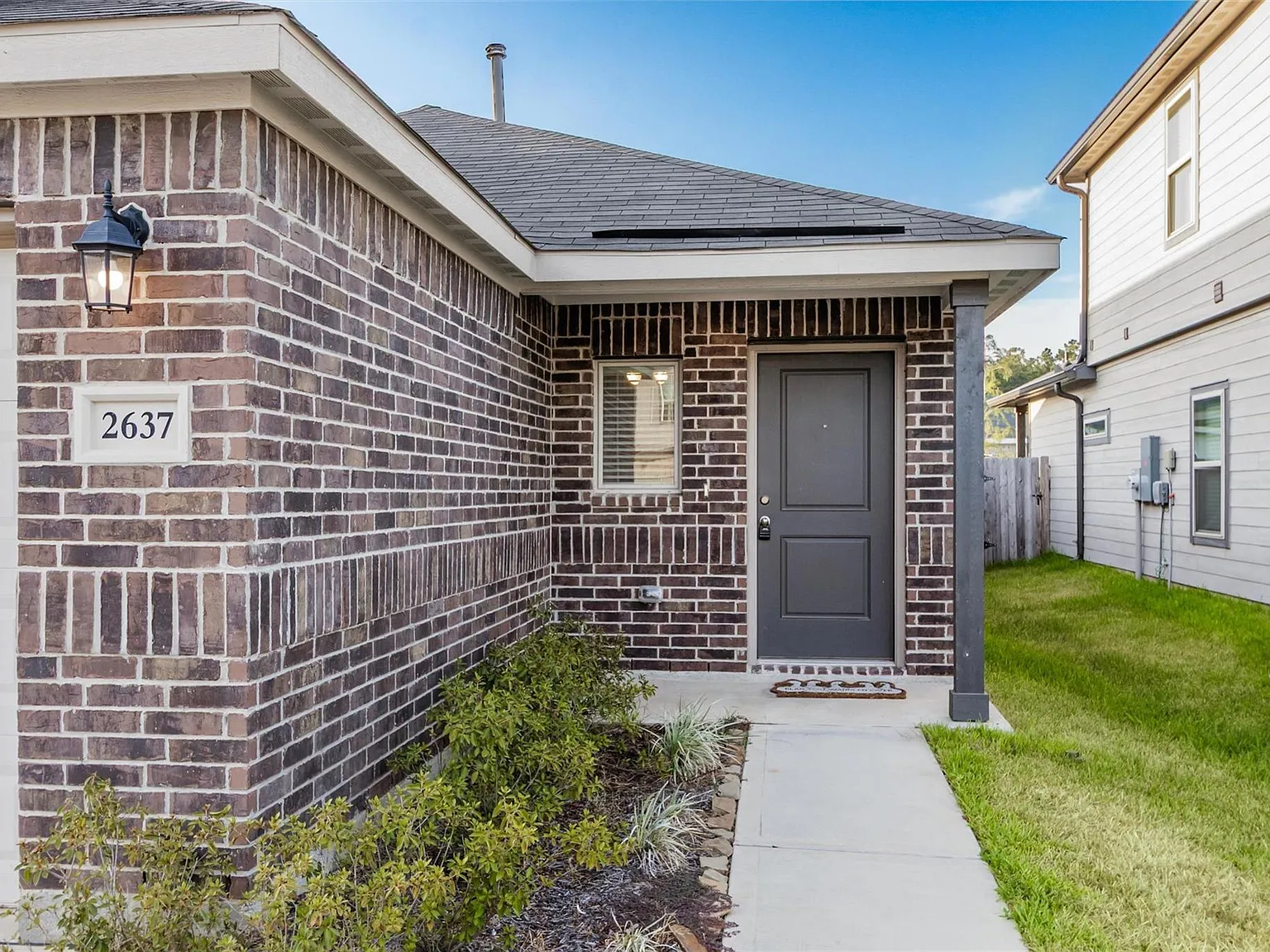 3 bed, 2.0 bath, 1362 sqft, $1,695 — Photo 3