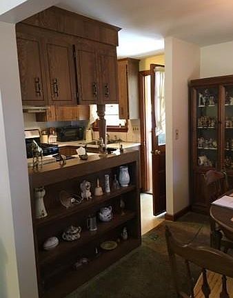 3rd image of 51 Clover Dr