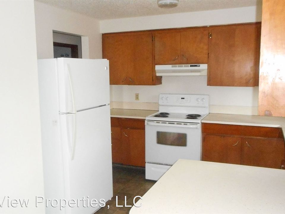 2nd image of 466 S 13th St