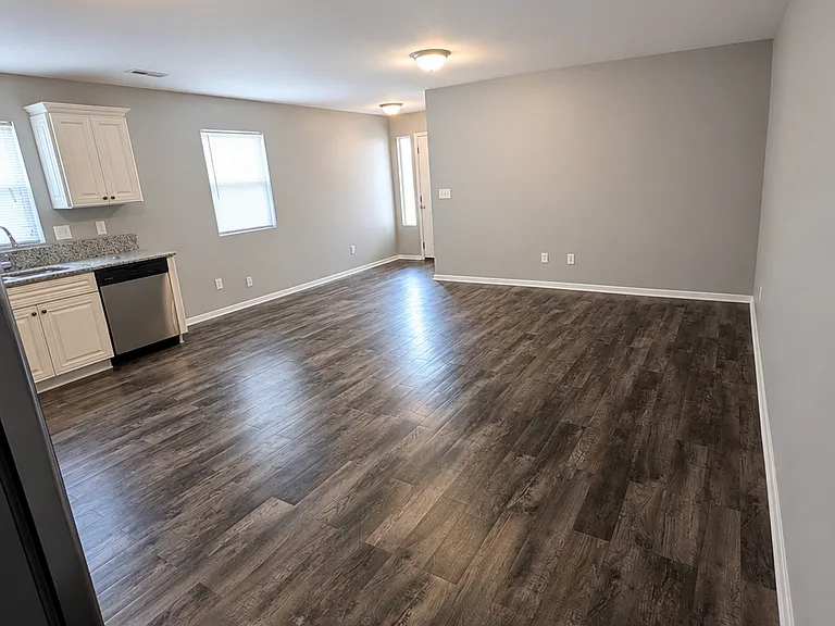 3703 W Saint Louis Ave — Photo 3