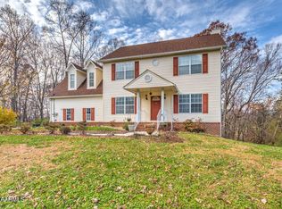 150 Autumn Dr, Clinton, TN 37716