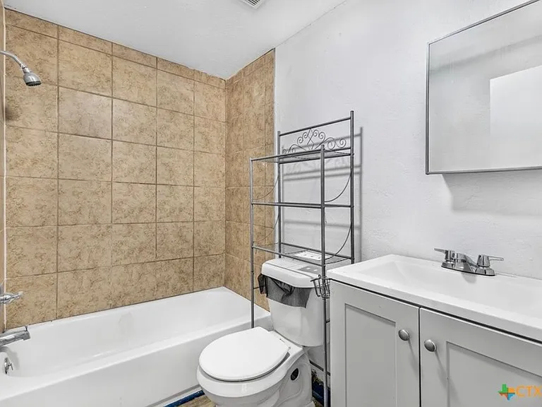 801 W Avenue I #F — Photo 8