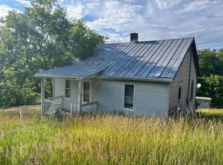 1009 5th St SE, Pulaski, VA 24301