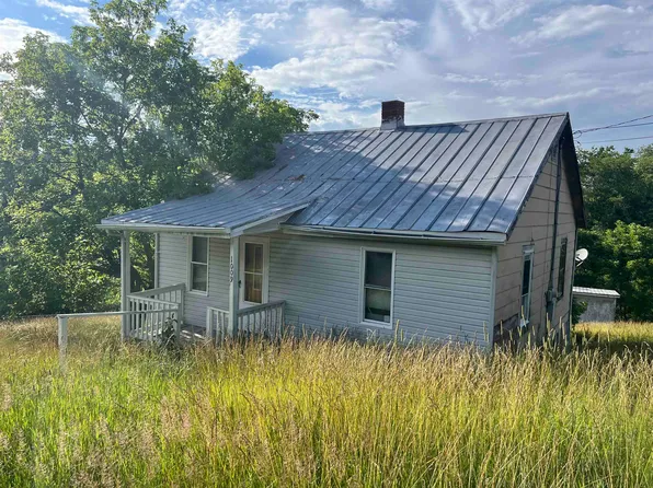 1009 5th St SE, Pulaski, VA 24301