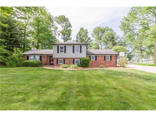 1411 E County Road 900 N photo 1