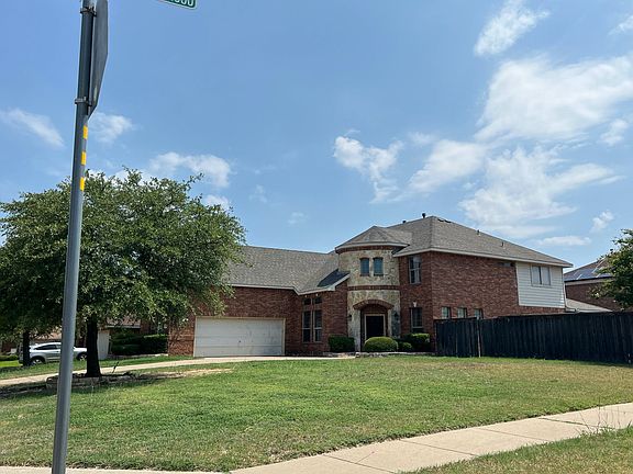 5th image of 1002 Parkwood Dr