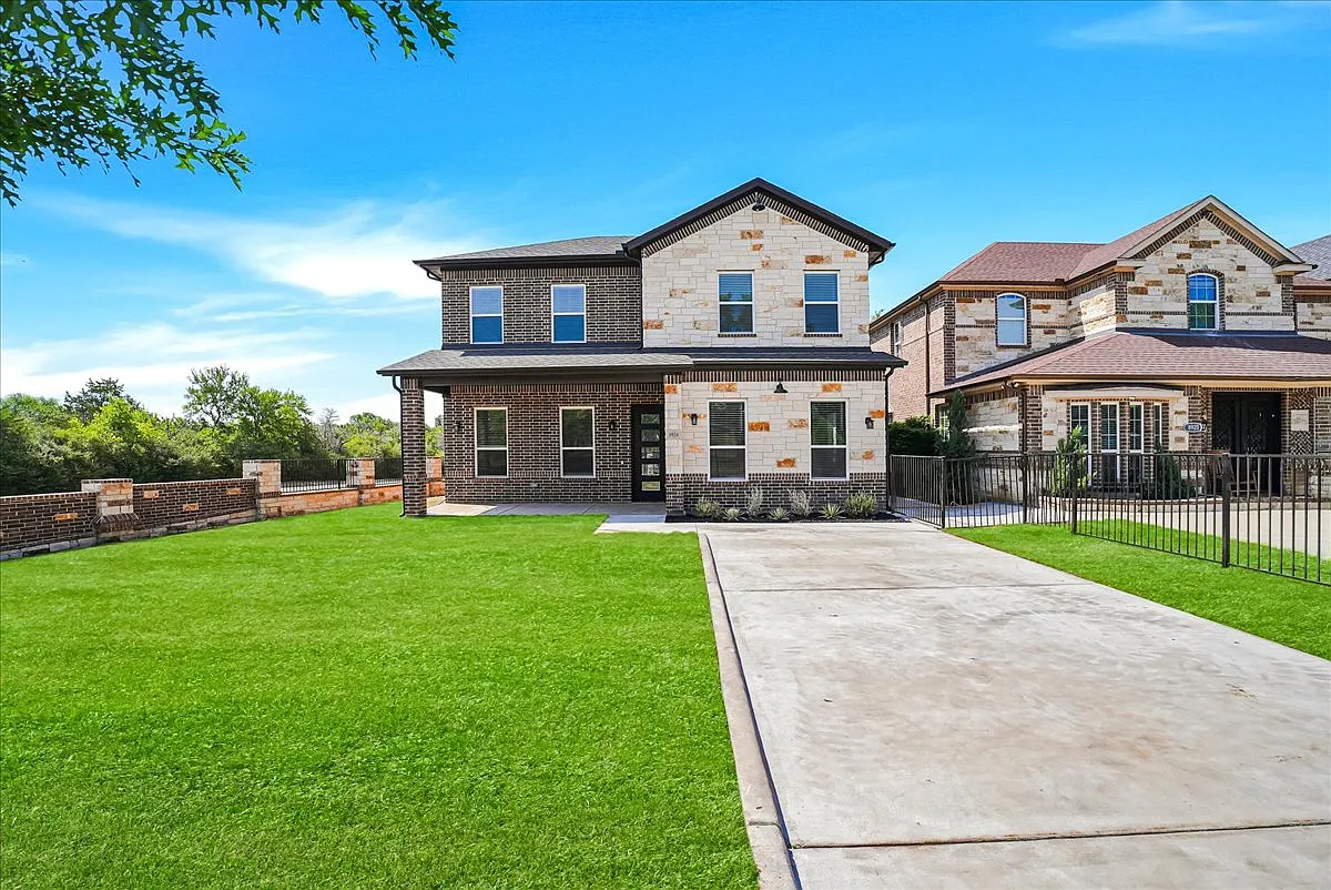 4 bed, 2.5 bath, 2275 sqft, $3,000 — Photo 2