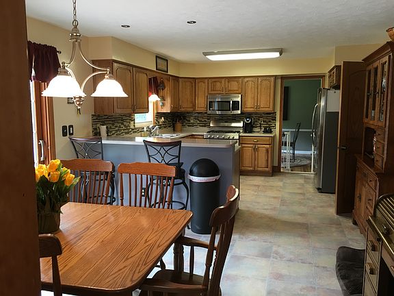 4th image of 24051 Ambour Dr