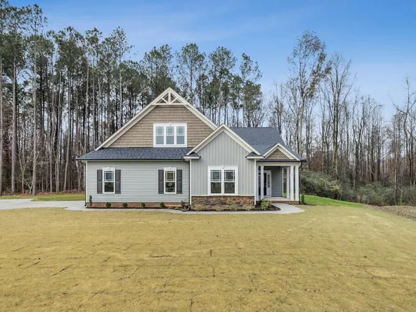 90 Blackberry Ln, Benson, NC 27504