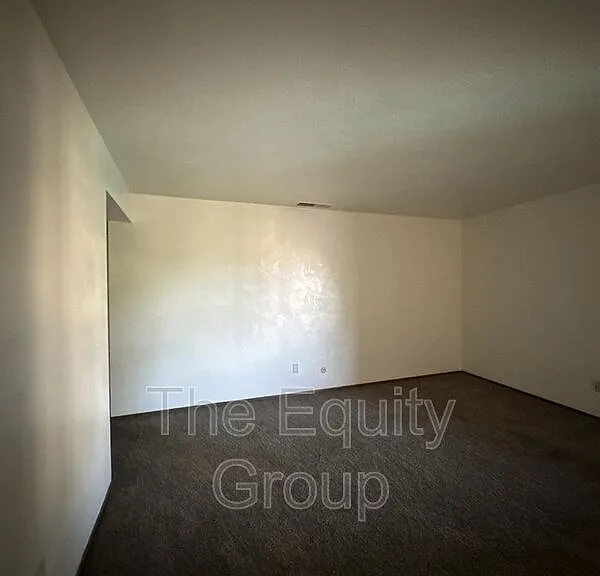 733 S County Center Dr #H — Photo 6